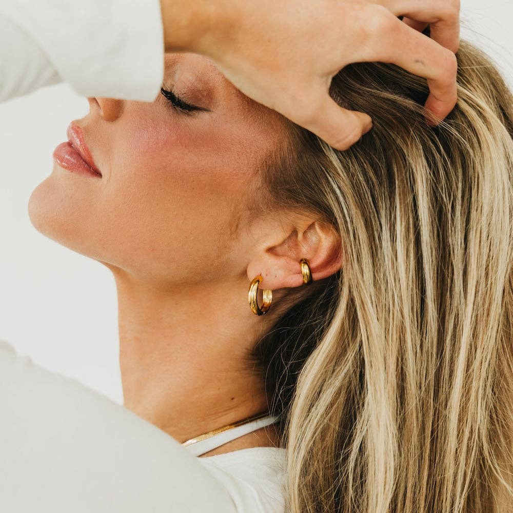 Pretty Simple Gold Endless Everyday Hoops