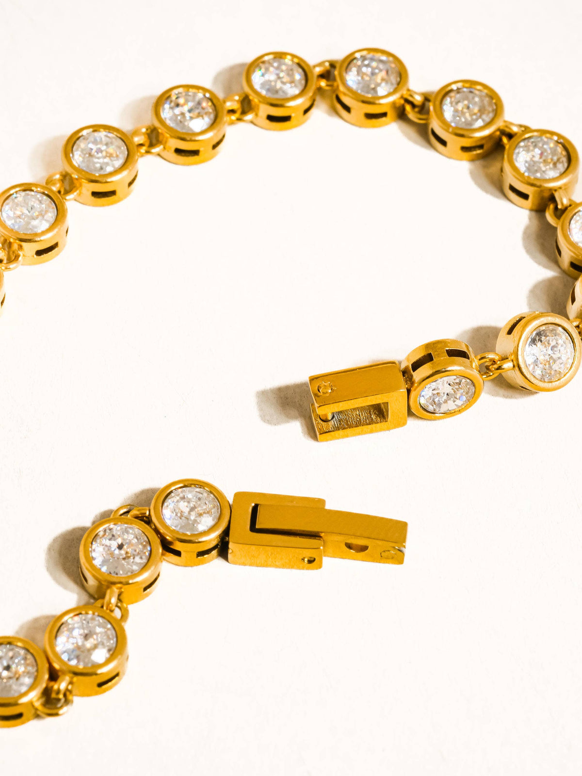 Flânerie Gold Round Rhinestone Bracelet