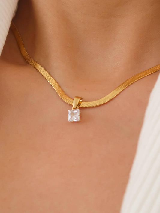 Flânerie Gold Herringbone Pendant Necklace