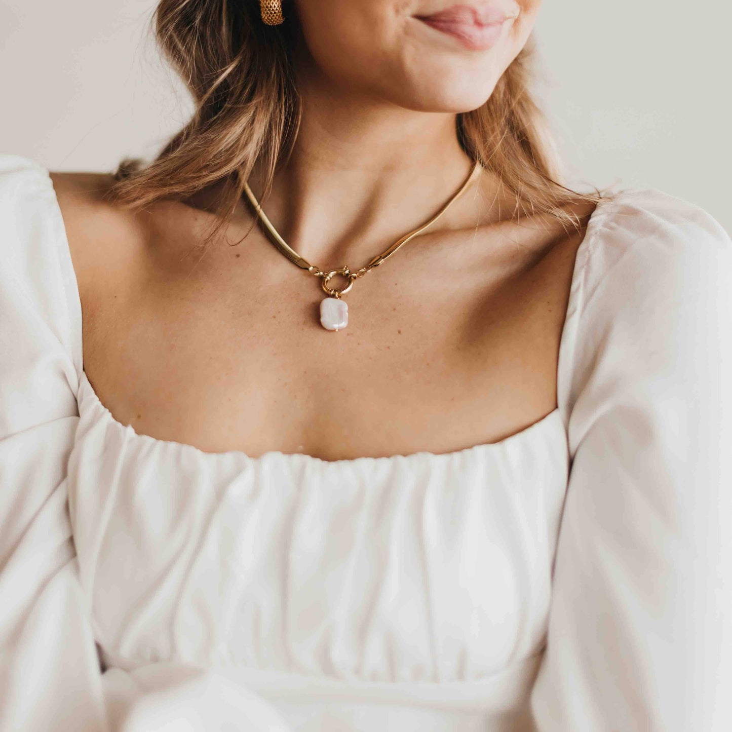 Pretty Simple Mother Of Pearl Necklace