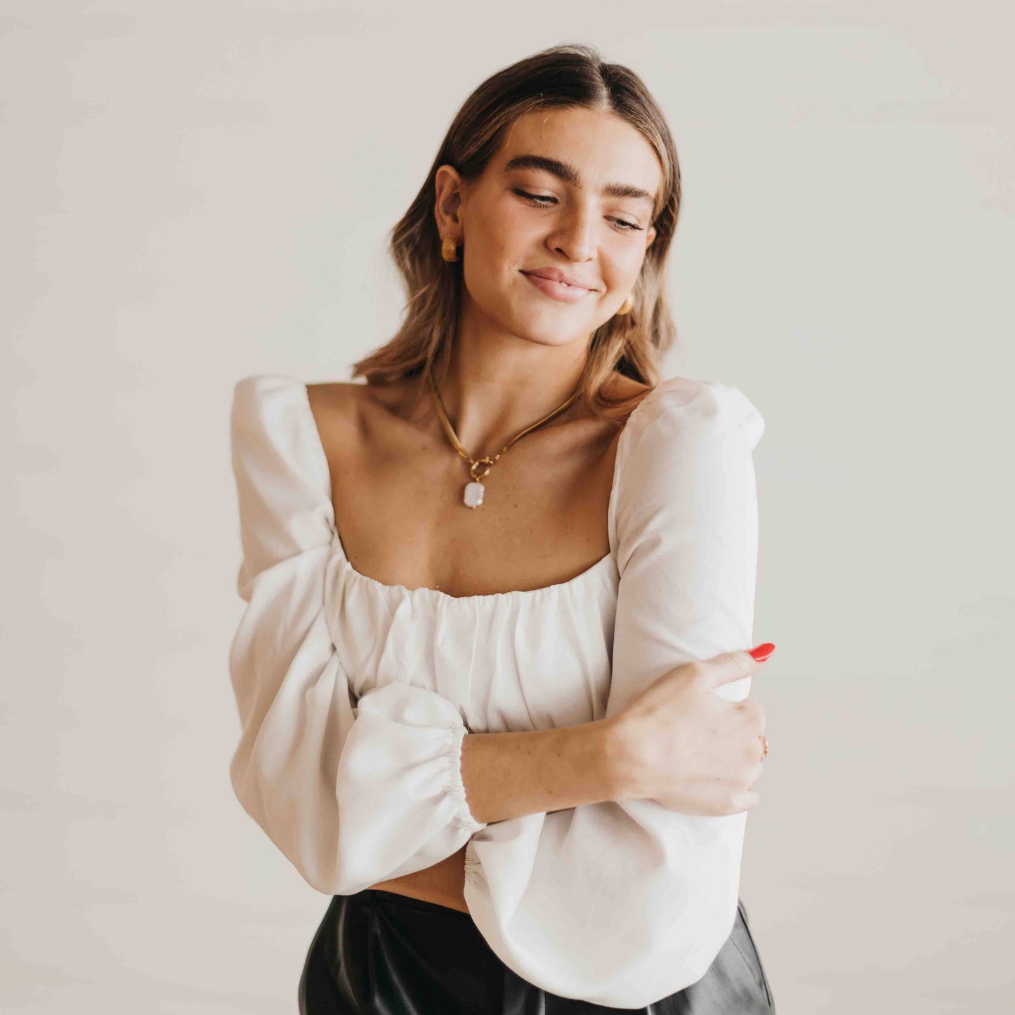 Pretty Simple Mother Of Pearl Necklace